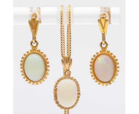 A 9ct gold mounted opal pendant, chain and ear rings, 2.7gm 