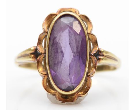 A 14K gold synthetic sapphire/alexandrite dress ring, 14 x 7mm, M, 3.1gm 