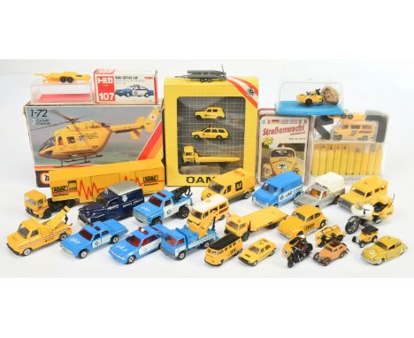 Group of small scales plastic and metal models mostly breakdown related boxed and unboxed models- Including (1) 107 Tomica, 1