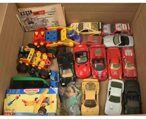 Group of unboxed 1:24 scale models and Leaflet - Including (1) Burago Ferrari F40 1987; (2) original leaflet of B.O.A.C VC10 