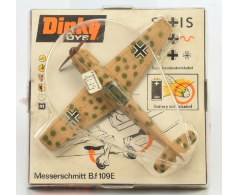 Dinky 726 Messerschmitt BF109E - camouflage light beige, green, pale blue undercarriage, battery operated - Excellent, carded