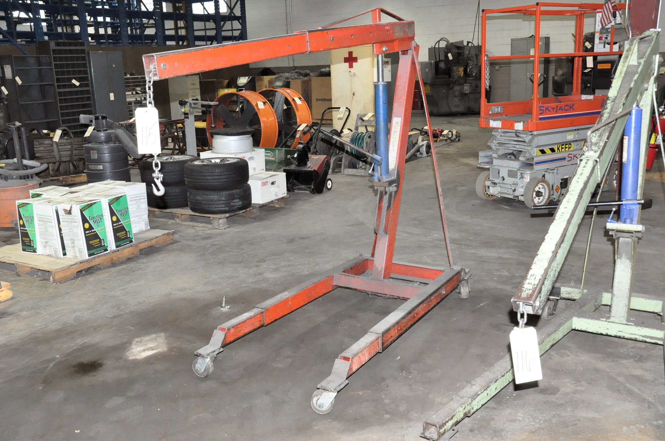 WESTWARD MODEL 5M472, 8Ton Capacity Portable Hydraulic Gooseneck Crane