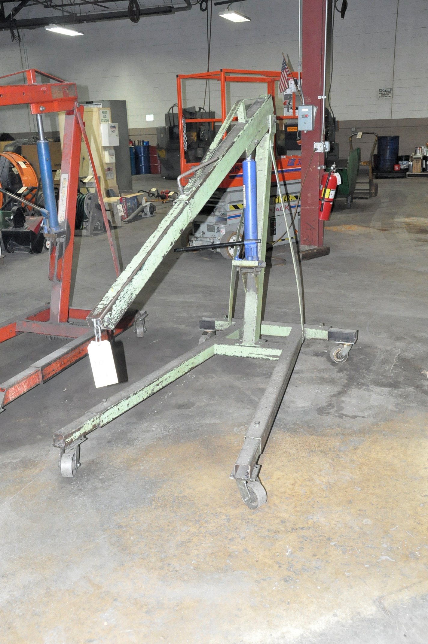 WESTWARD MODEL 5M472A, 8Ton Capacity Portable Hydraulic Gooseneck Crane