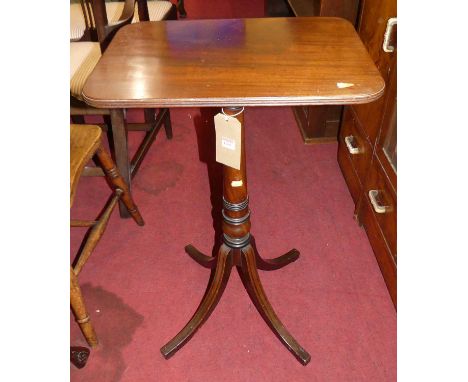 A Regency round cornered mahogany fixed top pedestal tripod occasional table, w.48cm 