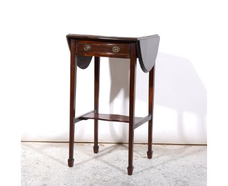 Edwardian occasional table, oval top with two drop leaves, frieze drawers, square tapering legs joined by a shelf, height 73c