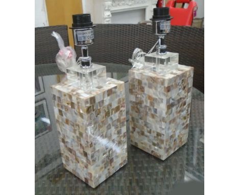 TABLE LAMPS, a pair, in Mother of Pearl finish, 40cm H. (2)