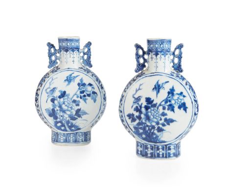 PAIR OF BLUE AND WHITE MOONFLASKS KANGXI MARK BUT 19TH-20TH CENTURY 康熙款 十九至二十世紀 青花花鳥紋雙耳抱月壺 each decorated with twin birds and