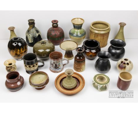 A group of studio pottery, including items marked Aylesford and Dunster (qty)