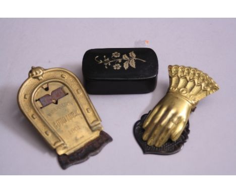 TWO EDWARDIAN DESK CLIPS, and snuff box (3)