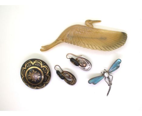 A COLLECTION OF VINTAGE to include a pique wear brooch, diameter 4cm, with matching earrings, length 3.5cm, a sterling silver