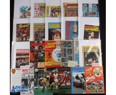 1982/83 Manchester Utd Div. 1 away match programmes complete season (21) including Coventry City (+ match ticket), Stoke City