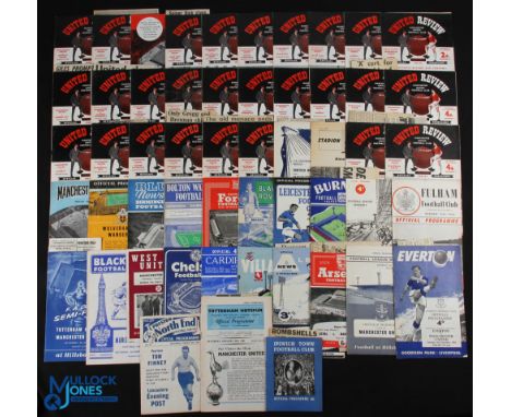 1961/62 Manchester Utd home match programmes, complete league season (21) with FAC matches Bolton Wanderers, Arsenal (27 Janu