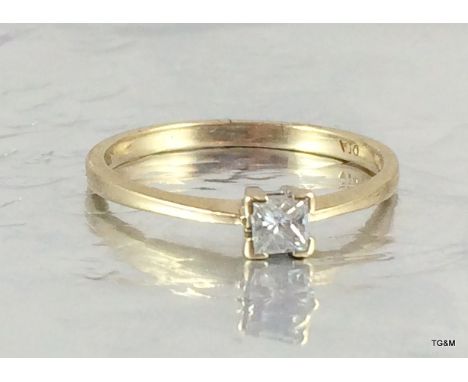 9ct Gold ladies diamond solitaire ring hallmarked 0.2ct size P
