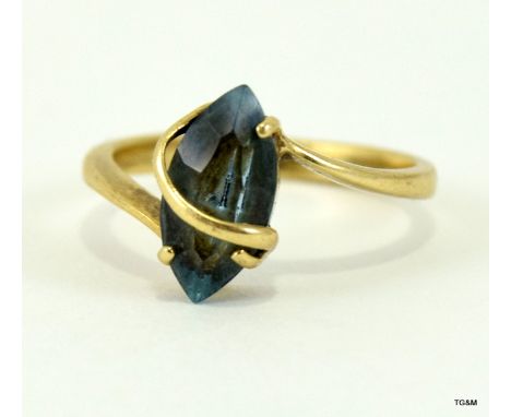 9ct gold ladies blue topaz twist set ring size N