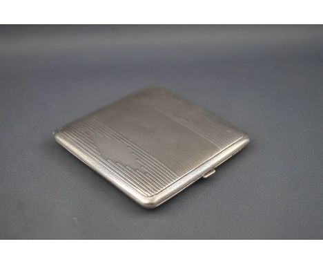 A silver engine turned square compact, Birmingham 1934, 7.5cm, 76.5 grams (approximately 2 1/2 ozs)