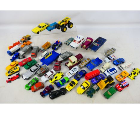 Matchbox - Corgi - Hot Wheels Dinky - Others - An assortment of approximately 50 unboxed diecast and plastic vehicles to incl