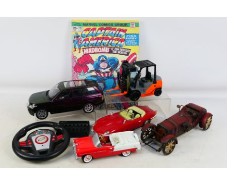 Shuang Xing - Gear Box - A group of models including a remote control Range Rover, a tinplate Jaguar E Type, a Fork Lift Truc
