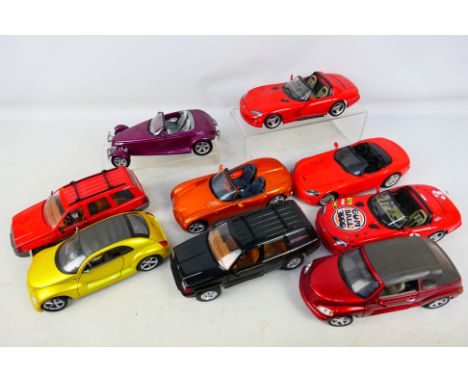 Ertl - Maisto - Majorette - Solido - A collection of unboxed cars in 1:18 scale including Chrysler PT Cruiser, Jeep Grand Che