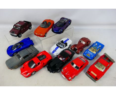Maisto - Bburago - Motor Max - A group of unboxed cars in 1:24 scale including Hummer H2, Bugatti Atlantic, Chevrolet Corvett