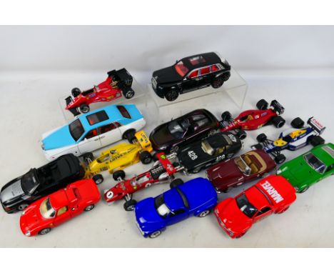 Maisto - Bburago - OHX - A group of unboxed cars in 1:24 / 1:25 scale including Chevrolet SSR, Rolls Royce Cullinan, Porsche 