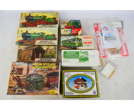 Airfix - Others - A collection of boxed / bagged model railway themed kits and accessories that include Airfix #66 'Museum Mo