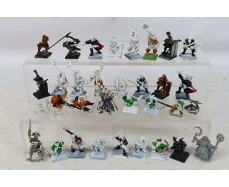 Warhammer - Games Workshop - Approximately 31 partially painted metal (including one plastic) Warhammer 40K War of Dogs figur