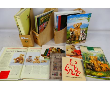 Steiff - Merrythought - Herman - Books - An assortment of over approximately 60 mixed magazines, catalogues and books from St