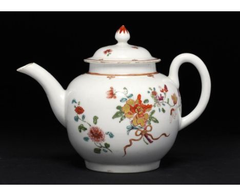 A WORCESTER TEAPOT AND COVER WITH COMPANAGNIE DES INDES STYLE DECORATION, C1765 13cm h ++Some slight wear, no restoration