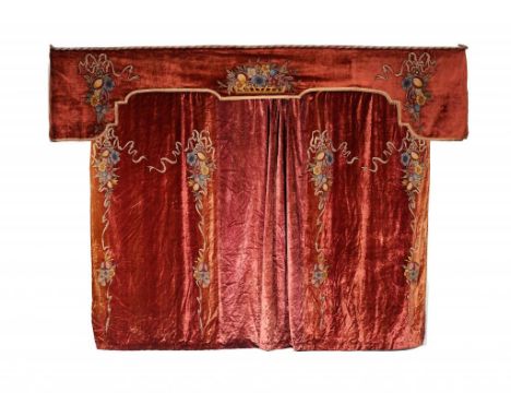 A PAIR OF HIGH QUALITY MAROON VELVET AND APPLIQUÉ WORK FULL LENGTH CURTAINS AND MATCHING PELMET, 1931 AND A CONTEMPORARY ENGL