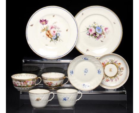 A NANTGARW PLATE, LONDON DECORATED, C1818-20, A MATCHING ROYAL WORCESTER PLATE AND SIX SWANSEA AND NANTGARW TEA WARES plates 
