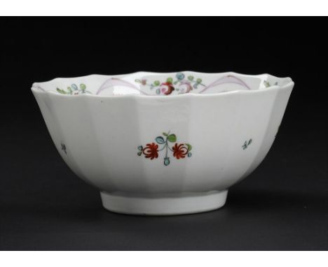 A CALCUT POLYCHROME FLUTED SLOP BASIN, C1794-96 15cm diam Provenance: Aurea Carter. Literature: 2011, illustrated p89. ++In f