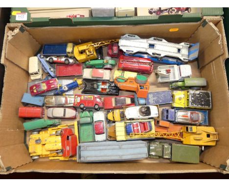 A tray of loose &amp; playworn diecast to include Corgi Toys Chevrolet Corvette Stingray, Dinky Toys Aveling Barford diesel r