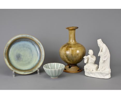 A GROUP OF CHINESE CERAMIC ITEMS. To include a moulded blanc de Chine figure of man and boy together with a baluster form bot