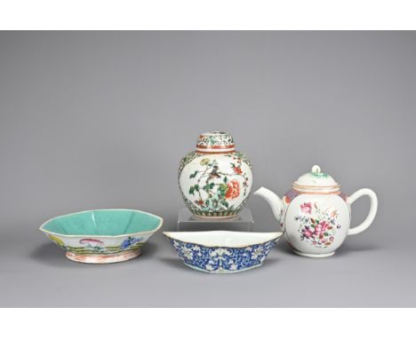 FOUR CHINESE PORCELAIN ITEMS, 18/20TH CENTURY. To include a Chinese Qianlong export famille rose porcelain teapot decorated w