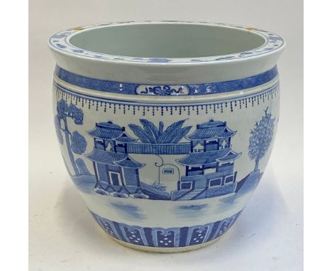 Interior design interest: A large Chinese blue and white planter, 41x35cm 