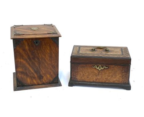 An oak letter rack, 22.5cmH, together with a George III tea caddy (af), 24cmW 