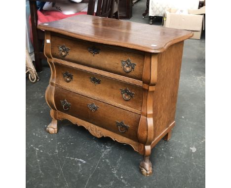 A small oak commode chest of three drawers, 73x38x67cmH 