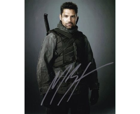 SALE! Arrow Manu Bennett hand signed 10x8 photo. This beautiful 10x8 hand signed photo depicts Manu Bennett s Slade Wilson in