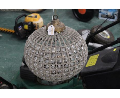 Clear glass chandelier/ceiling light fitting, +/- 30 cm. 