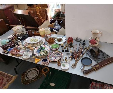 Mixed lot to include RAF buttons, Carlton ware, household items etcLocation: 