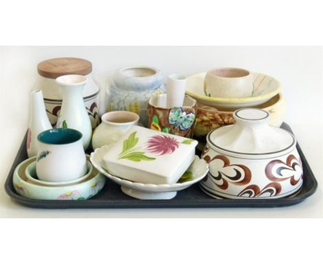 Collection of Radford ware. Condition reports are not available for our Interiors sales.