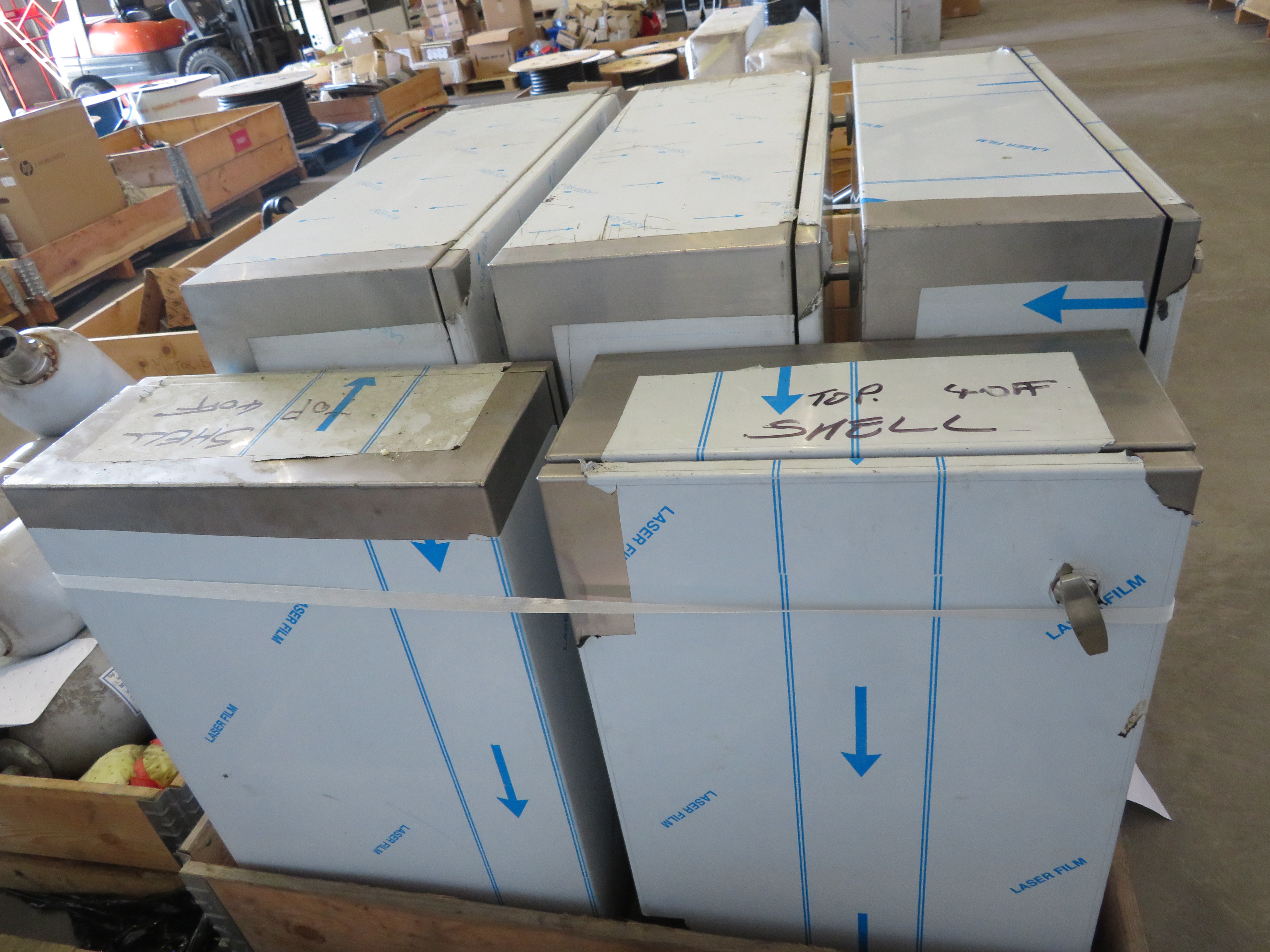 5 X UNUSED STAINLESS STEEL ELECTRICAL 3 X 900 X 280 X 900MM