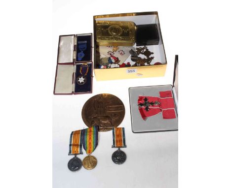 WWI medals awarded to 45260 PTE C.V. Ingram The Queen S.R.m and 252239 PTE R. Ray, 10th CAN INF, death plaque/penny to 'Regin