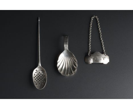 A GEORGIAN SILVER CADDY SPOON with shell shaped bowl, shaped handle, bright cut engraved, London 1819-19 by Solomon Royes and