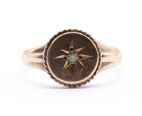 A 9ct gold paste set ring, London 1947, 5.69g.Finger size YCondition ReportSurface marks/scratches.