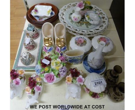 Mixed ceramics including Copenhagen vase, Art Deco Charlotte Rhead cruet on stand, Masons, Royal Worcester Scottie Wilson, Co