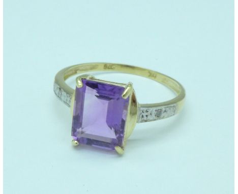 A 9ct gold, amethyst and diamond ring, 1.4g, O