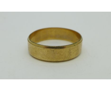 A 9ct gold ring, 3.2g, U