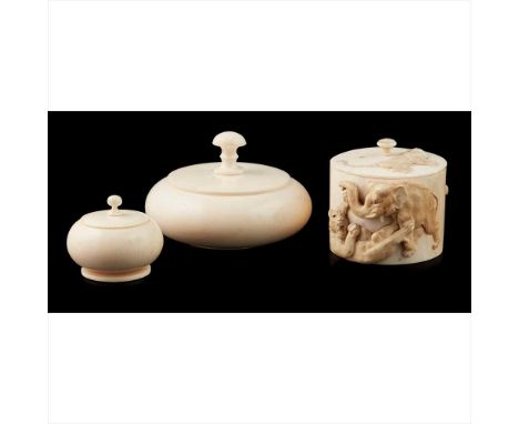 Y GROUP OF THREE JAPANESE IVORY PATCH BOXES MEIJI PERIOD&nbsp;明治 象牙雕蓋盒（一組三件） comprising: a cylindrical box with separate lid,