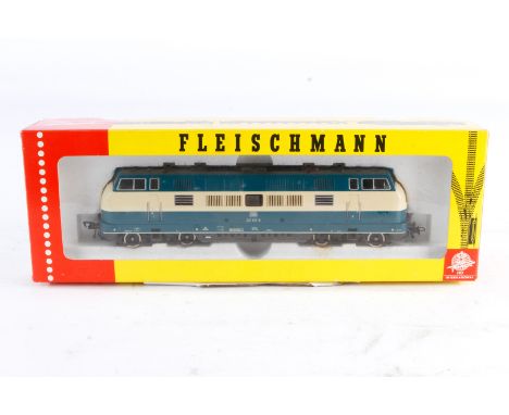 Fleischmann Diesellok ”221 110-0” 4236, Spur H0, creme/türkis, Alterungsspuren, OK, Z 2-3